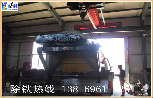 为什么普通型干式磁选机的跑尾情况比较高,潍坊华体会手机网页版-华体会(中国)
生产的干式磁选机具有磁系设计结构先进.整机重量轻.运转快速可靠.而且维修方便.干式磁选机非常适用于干旱缺水地区, 这样不仅能够节省水资源,而且能够为客户降低选矿成本,为超贫磁铁矿开采和利用开辟了一条新途径.